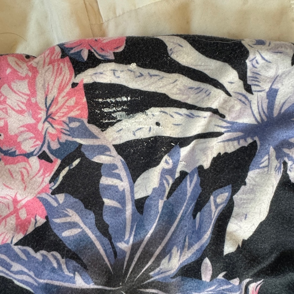 5 Maternity shorts bundle - Picture 2 of 2
